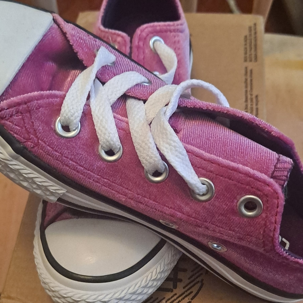 New  Converse Girls Hot Pink Sneakers Size 12